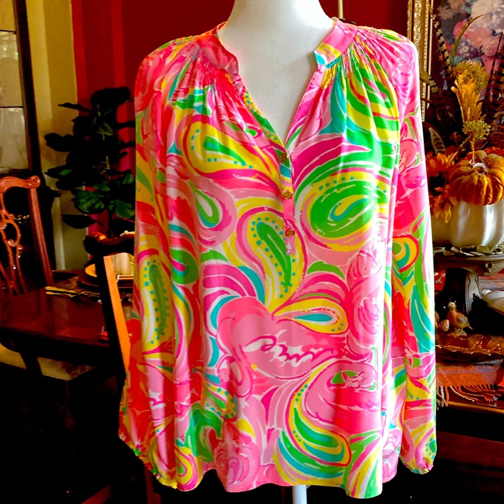 Lovely Lully Pulitzer Elsa top in All Nighter print - L
